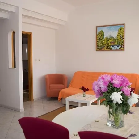 Apartment In With Sea View, Terrace, Air Conditioning, Wifi *