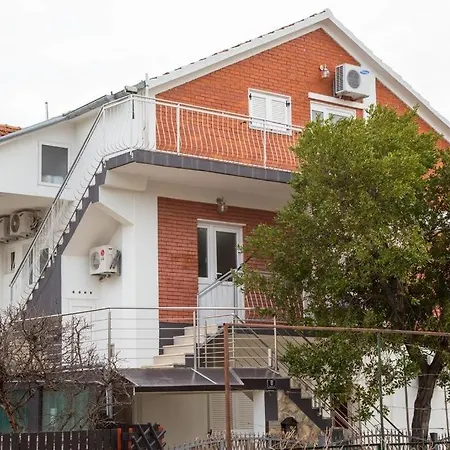 Apartment In With Sea View, Terrace, Air Conditioning, Wifi