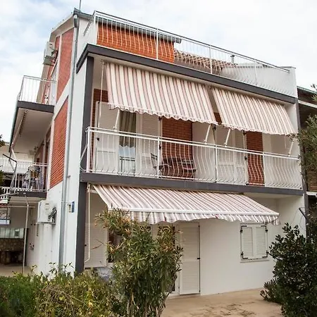 Apartment In With Sea View, Terrace, Air Conditioning, Wifi
