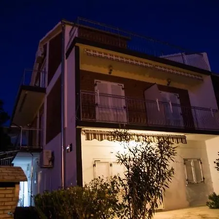 Apartment In With Sea View, Terrace, Air Conditioning, Wifi Vodice